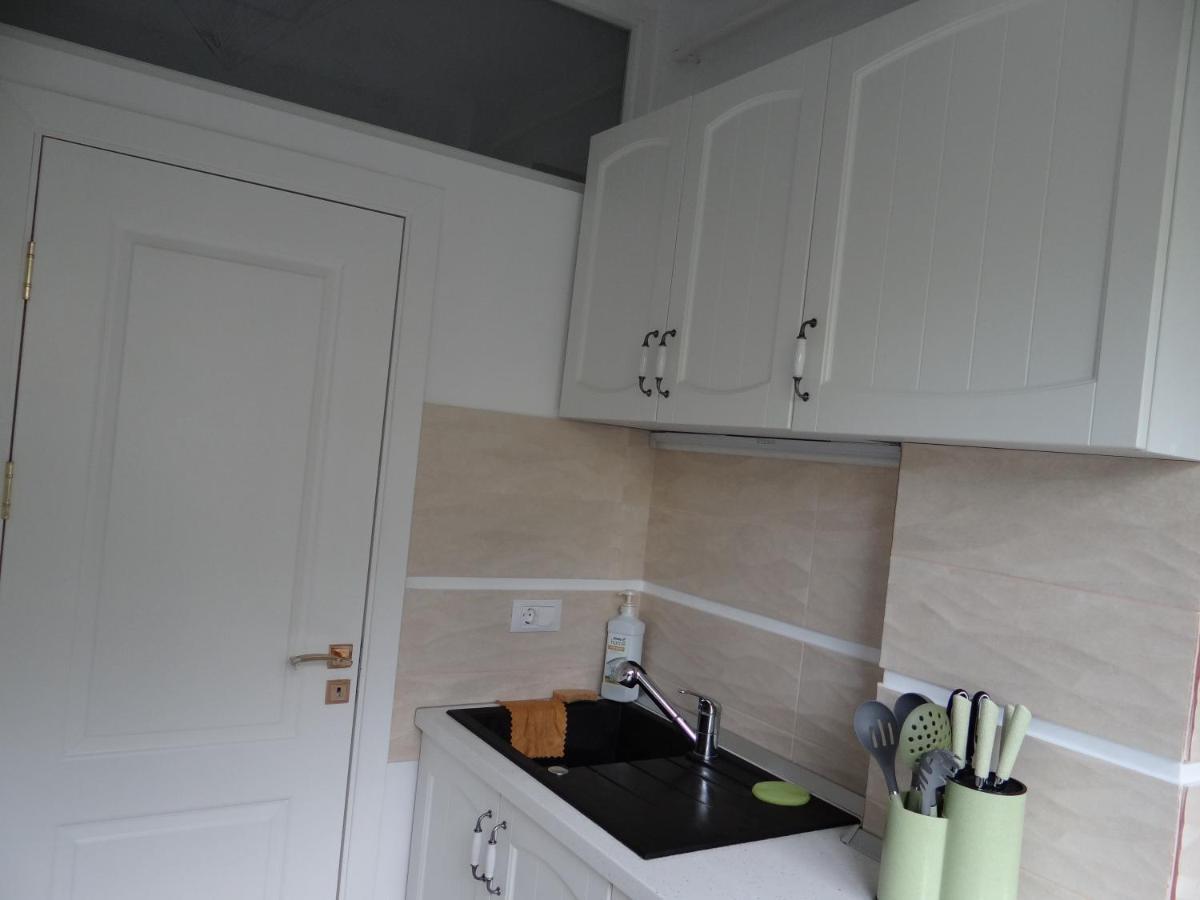 Apartament De Lux White&Red Σουκεάβα Εξωτερικό φωτογραφία